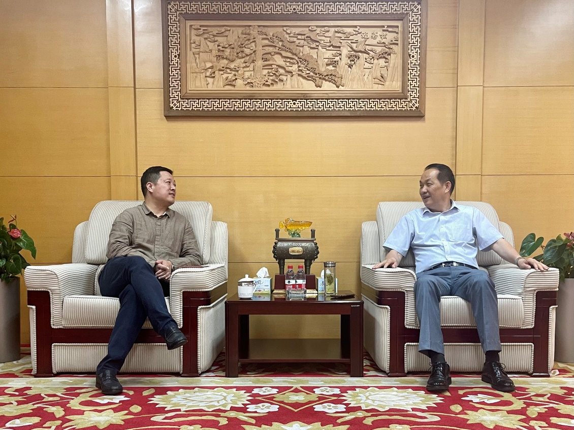 上塘街道方在元副主任帶隊慰問優(yōu)秀共產黨員